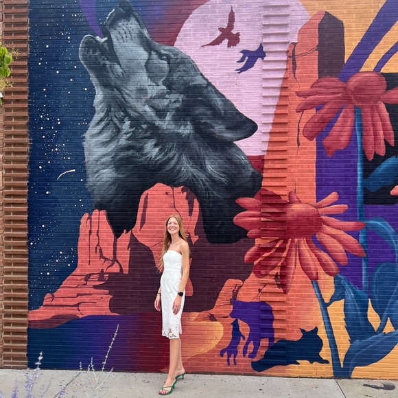 Meet your Poshers, Pheebs & Ira! - Picture 5 of 6